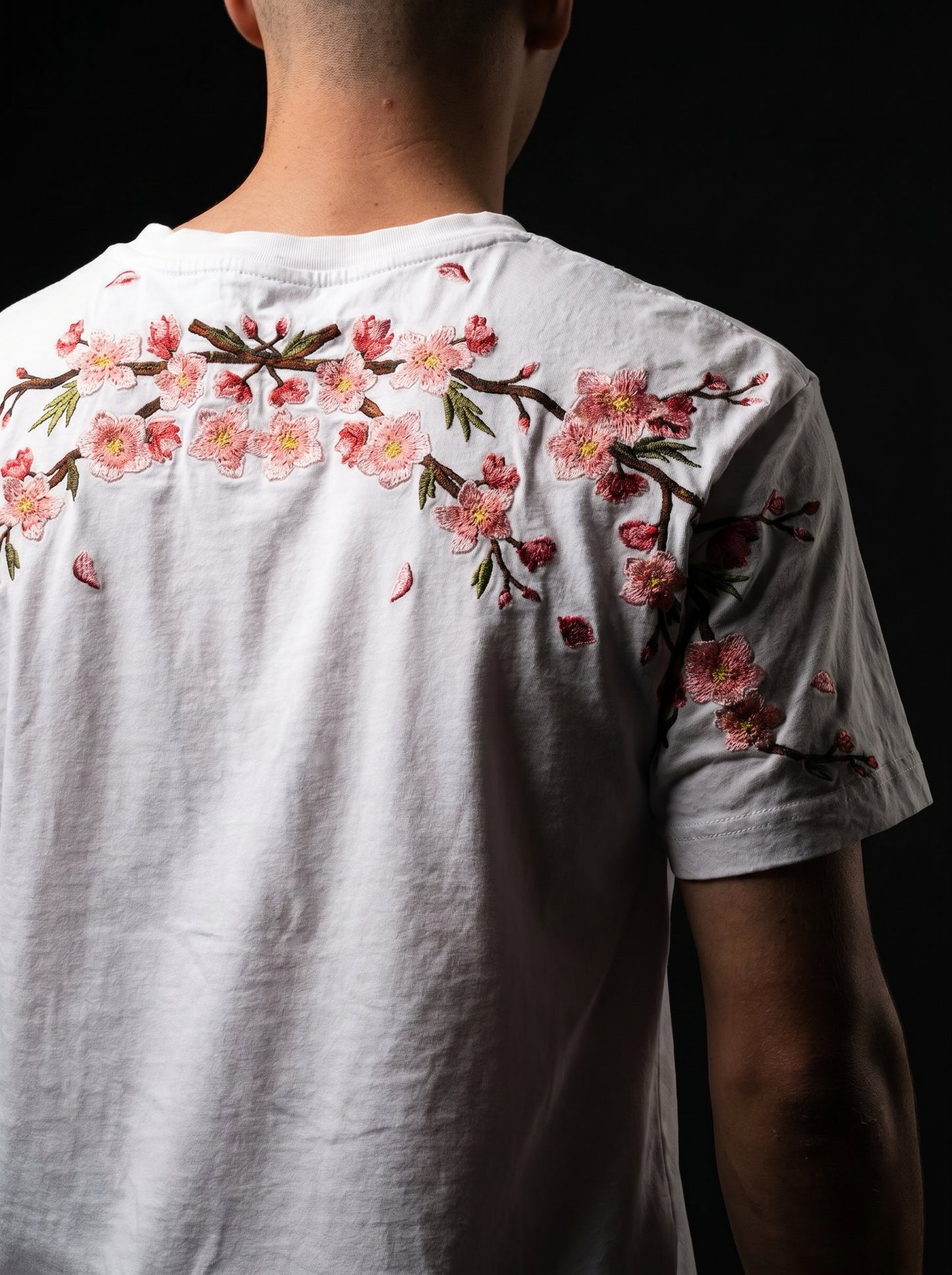 Embroidery - T-shirt "Sakura"
